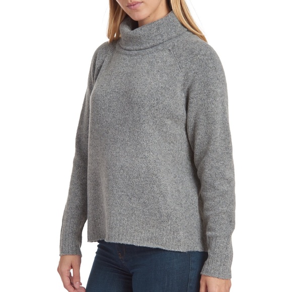 BEACH LUNCH LOUNGE Soft Gray Turtle Neck Sweater New With Tags - Picture 4 of 7